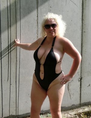 18 year old girl Ally Styles smokes before a nut sac nudeing BJ and a sexy